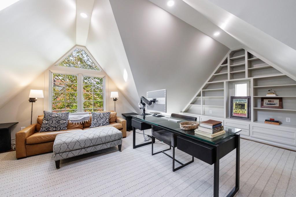 445 Brentwood Drive NE