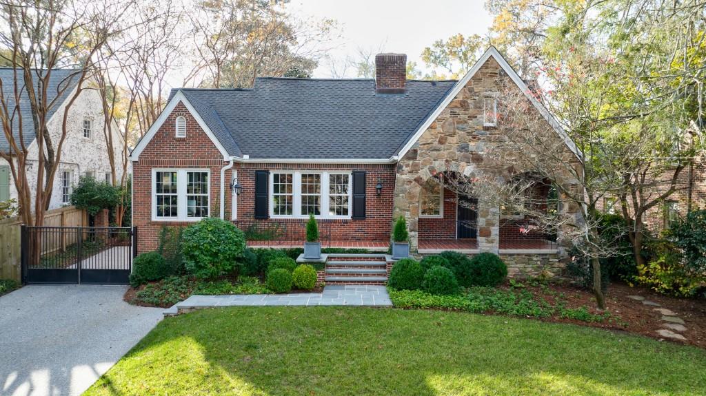 445 Brentwood Drive NE