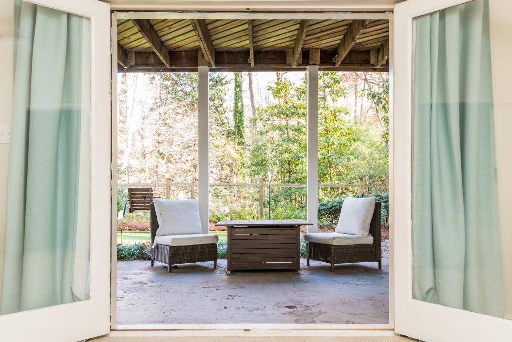 3957 Lake Forrest Drive NE