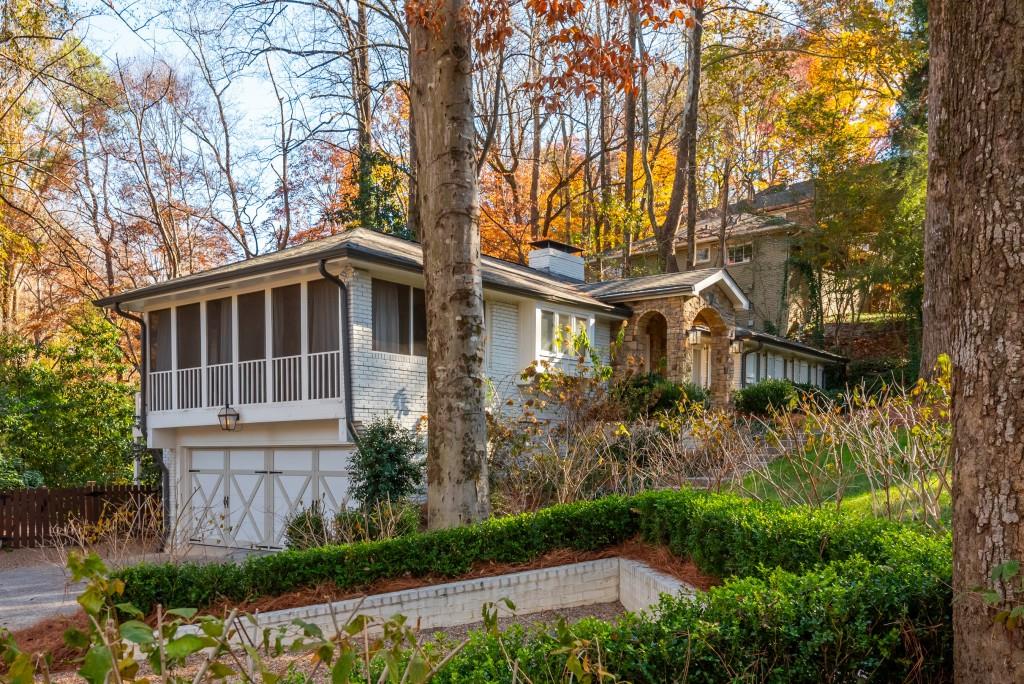 3957 Lake Forrest Drive NE