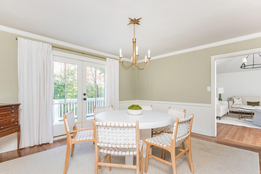 3957 Lake Forrest Drive NE