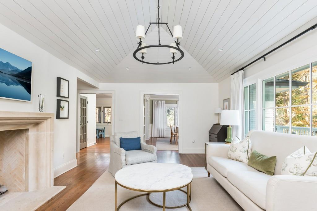 3957 Lake Forrest Drive NE