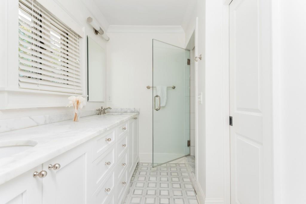 3957 Lake Forrest Drive NE