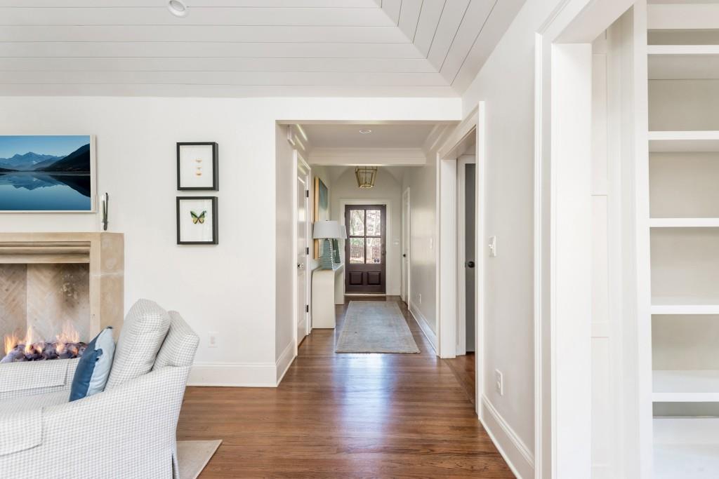 3957 Lake Forrest Drive NE