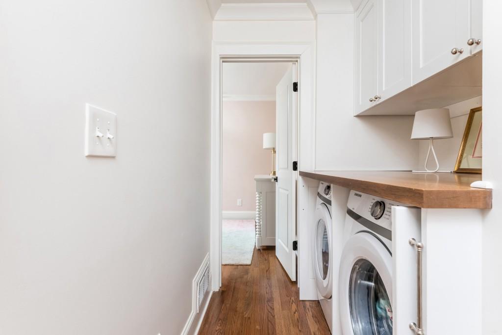 3957 Lake Forrest Drive NE