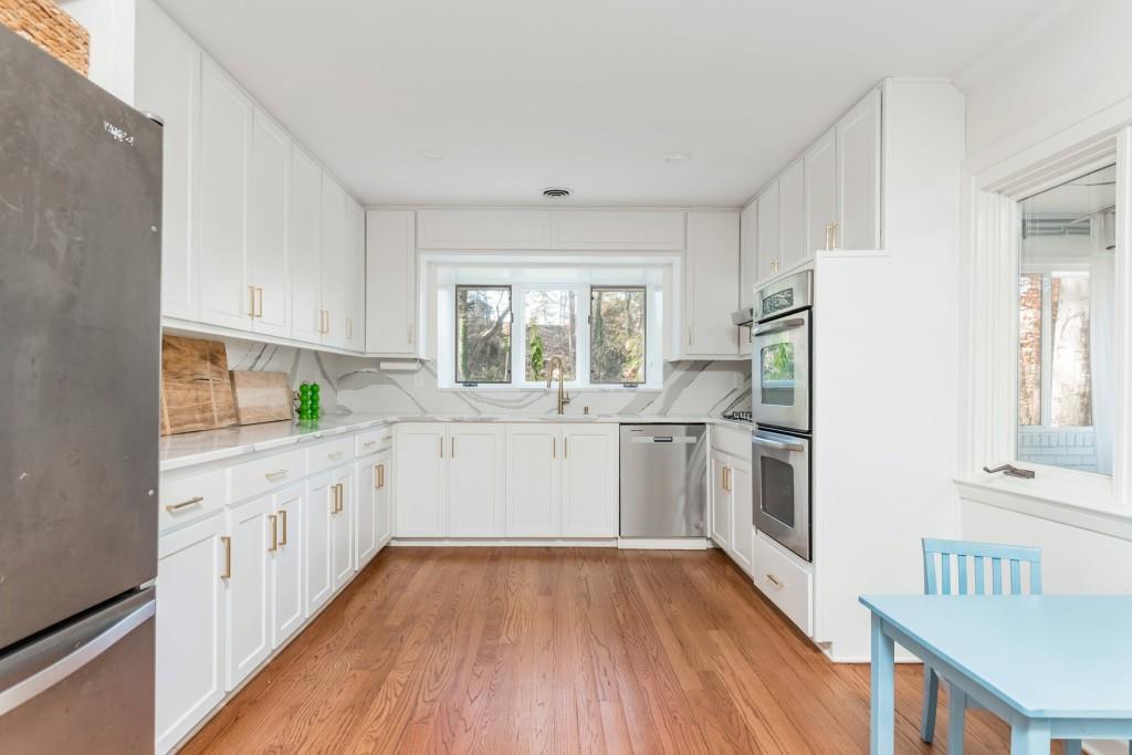 3957 Lake Forrest Drive NE