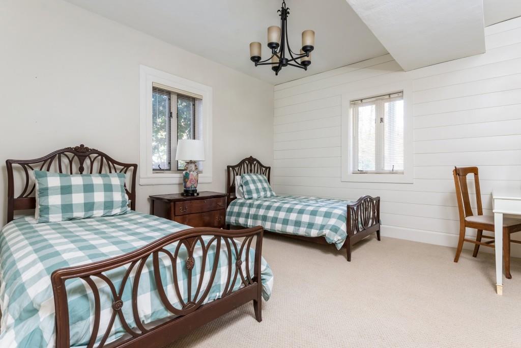 3957 Lake Forrest Drive NE