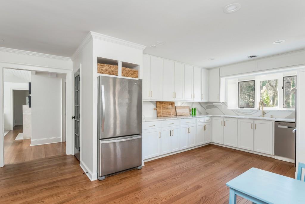 3957 Lake Forrest Drive NE