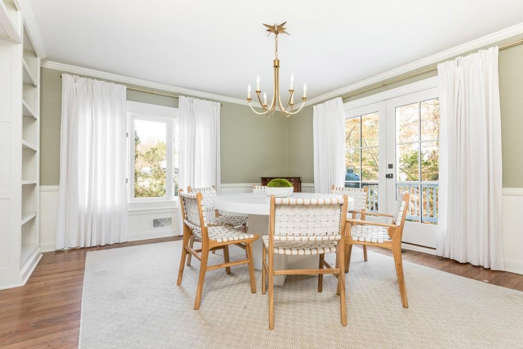 3957 Lake Forrest Drive NE