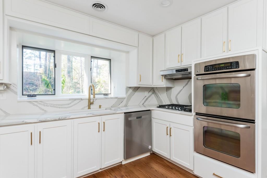 3957 Lake Forrest Drive NE