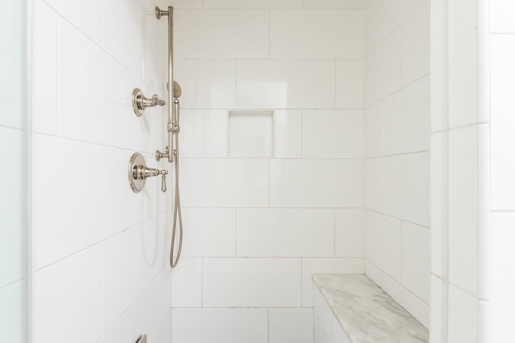 3957 Lake Forrest Drive NE