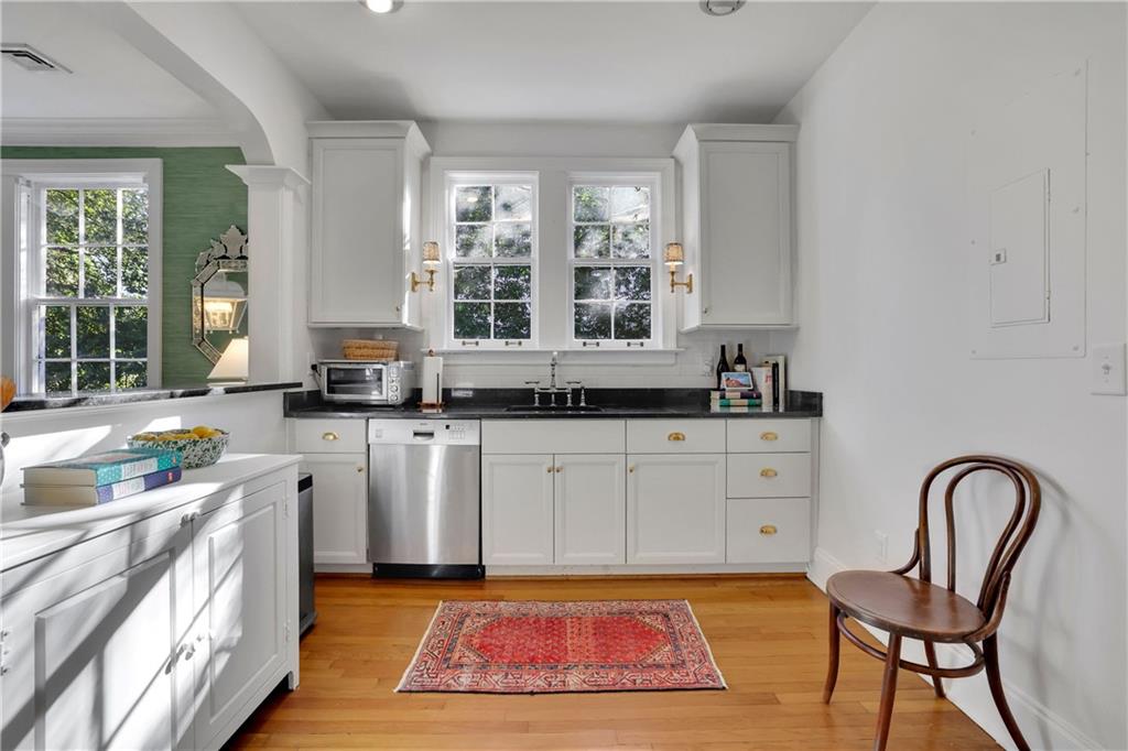 51 Peachtree Memorial Drive NW Unit 4