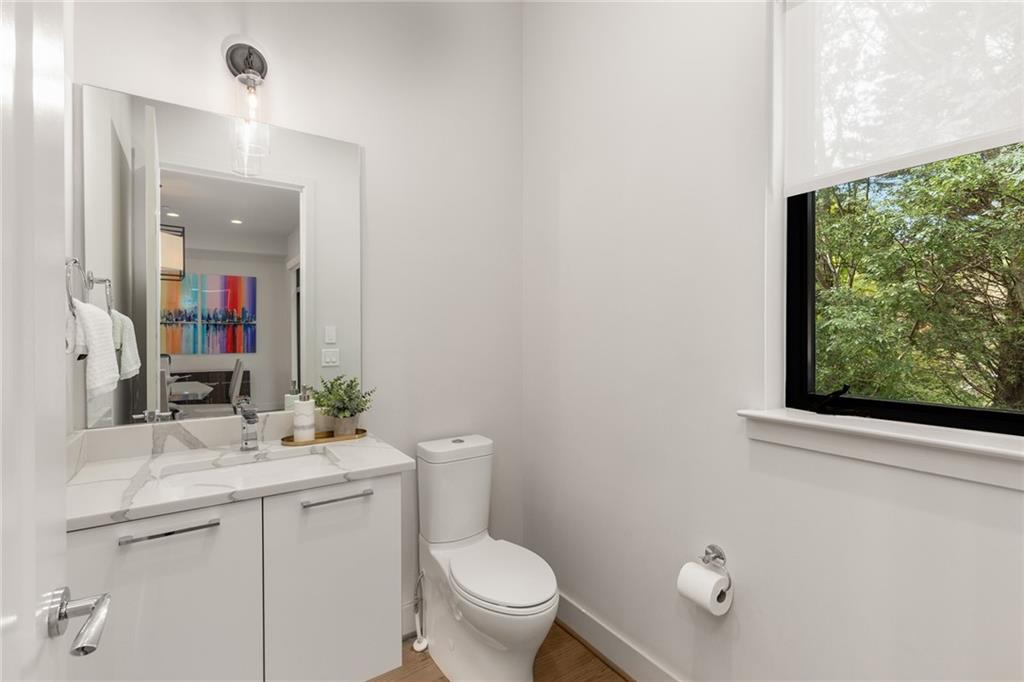 902 Lenox Boulevard NE