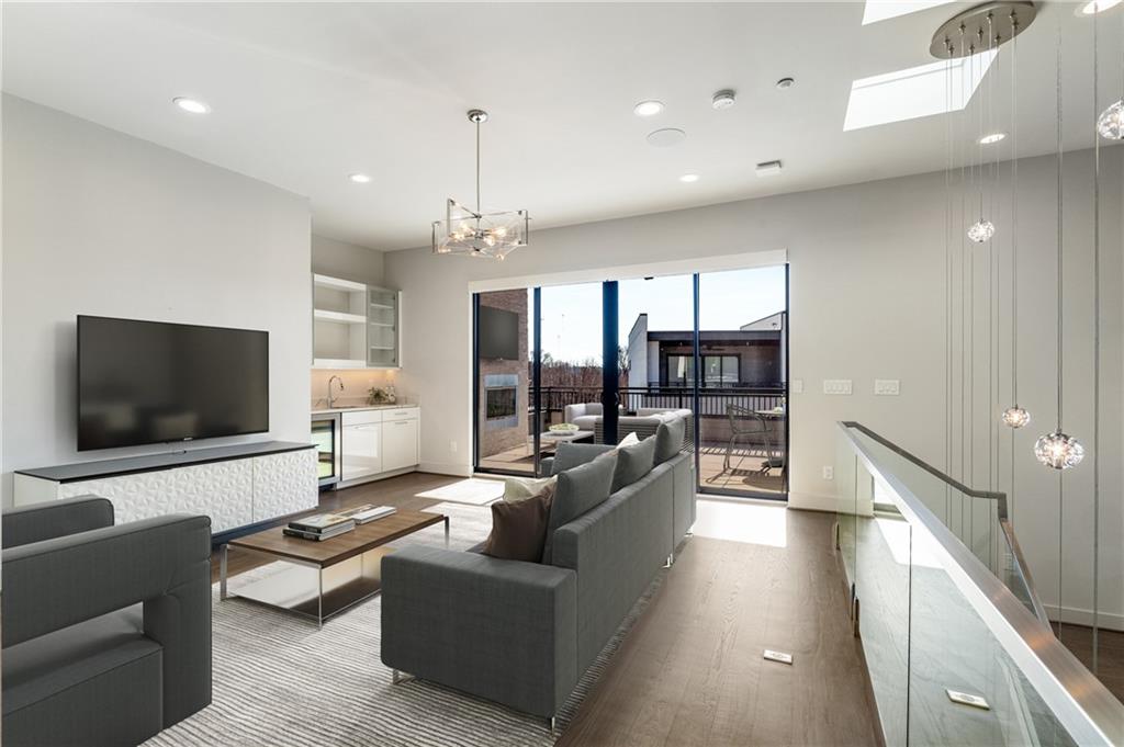 902 Lenox Boulevard NE