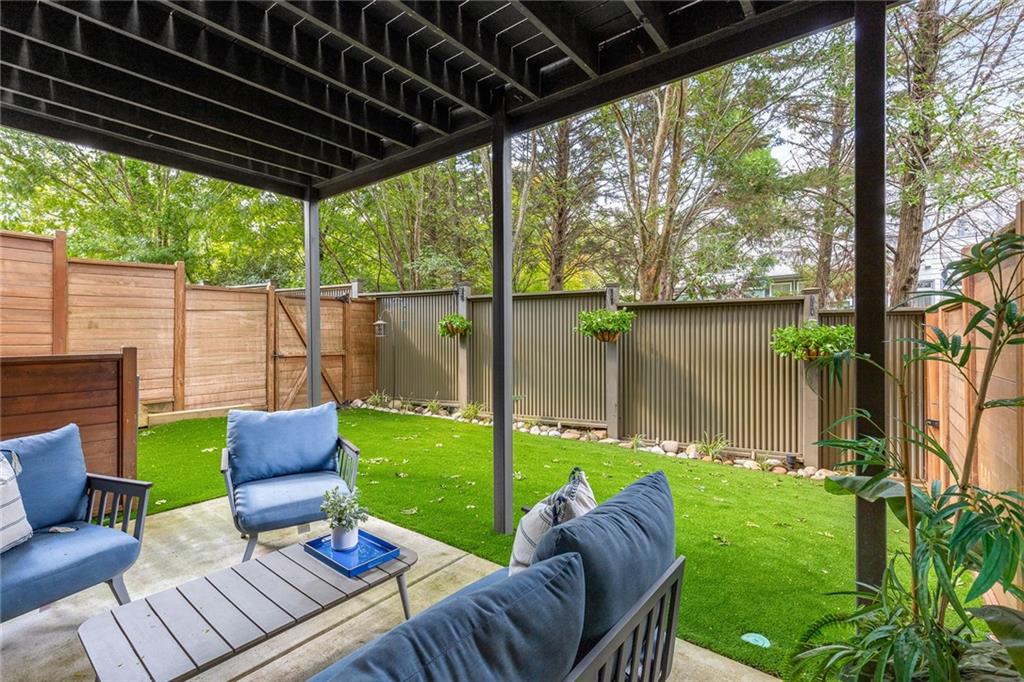 902 Lenox Boulevard NE