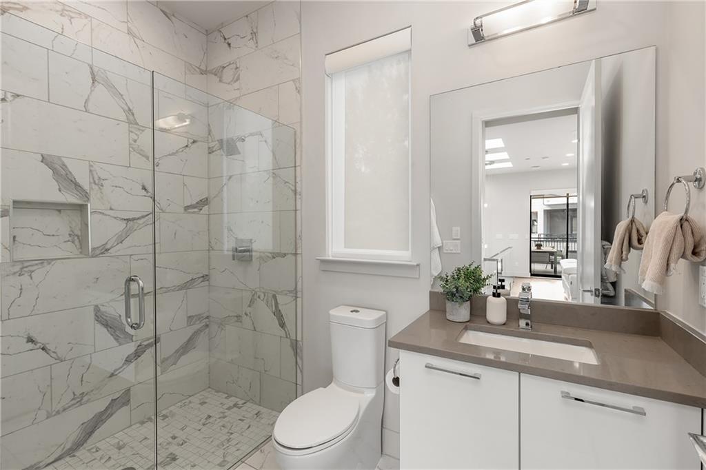 902 Lenox Boulevard NE