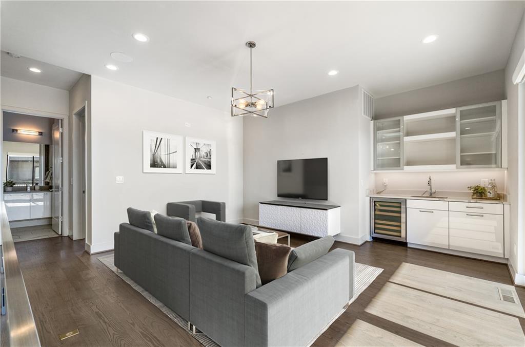 902 Lenox Boulevard NE