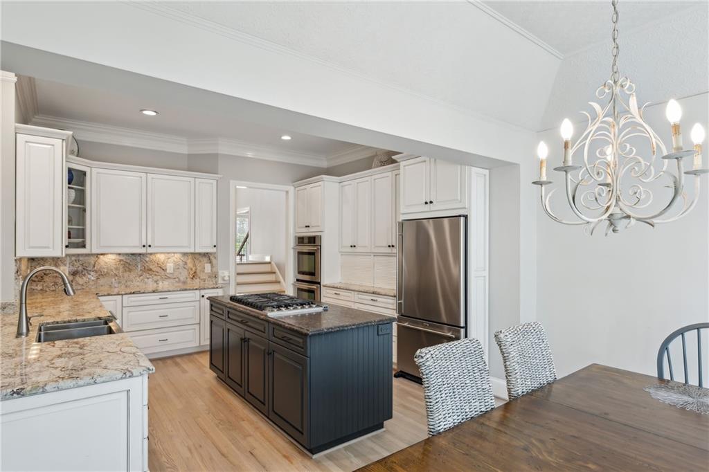 835 Springside Court NE