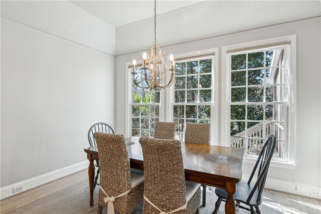 835 Springside Court NE