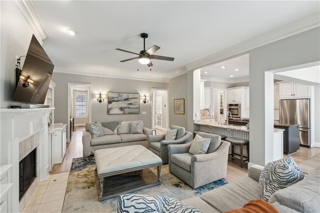 835 Springside Court NE