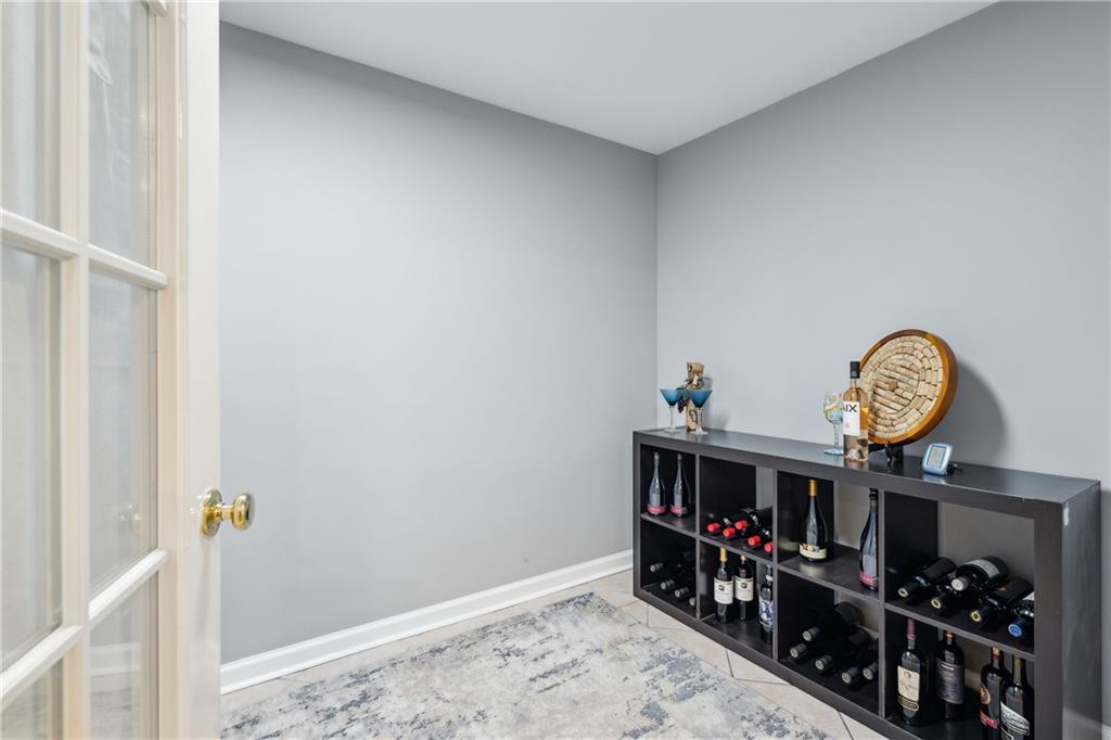 835 Springside Court NE