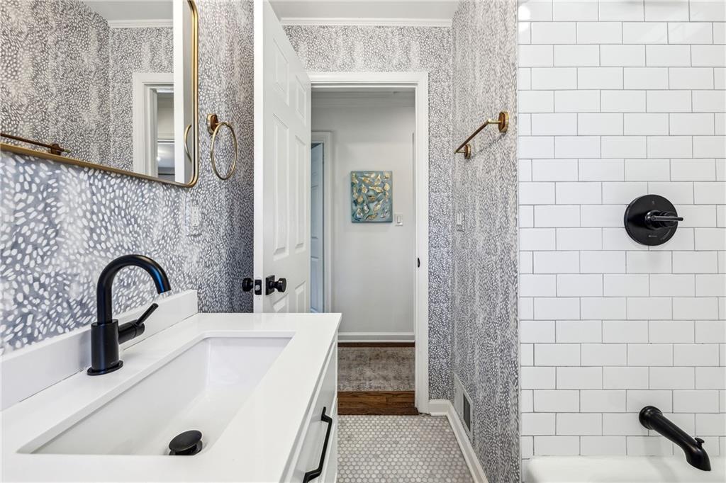 2235 Fairway Circle NE