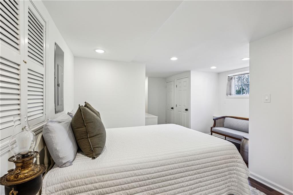 2235 Fairway Circle NE