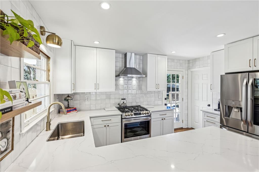 2235 Fairway Circle NE