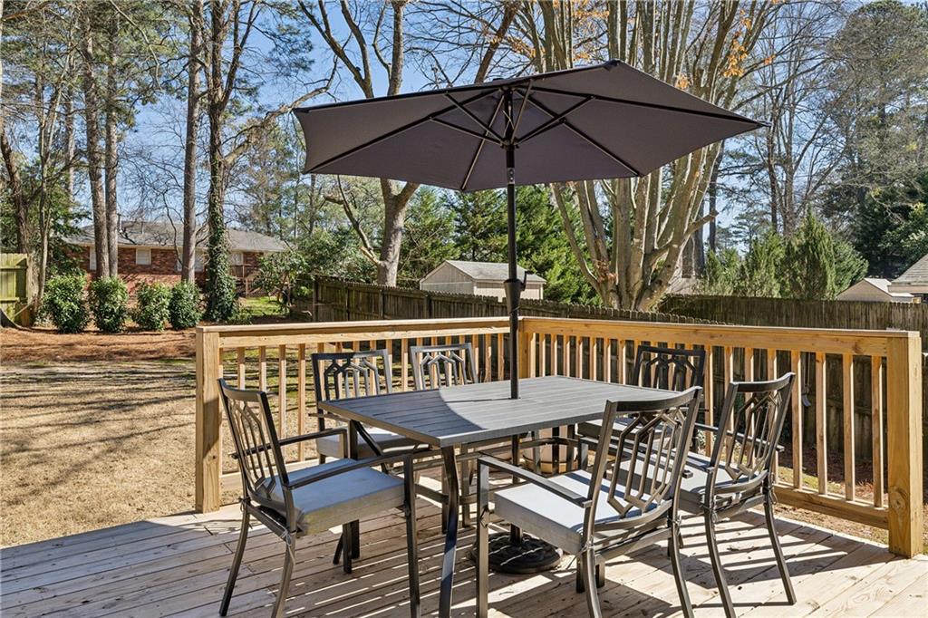 2235 Fairway Circle NE