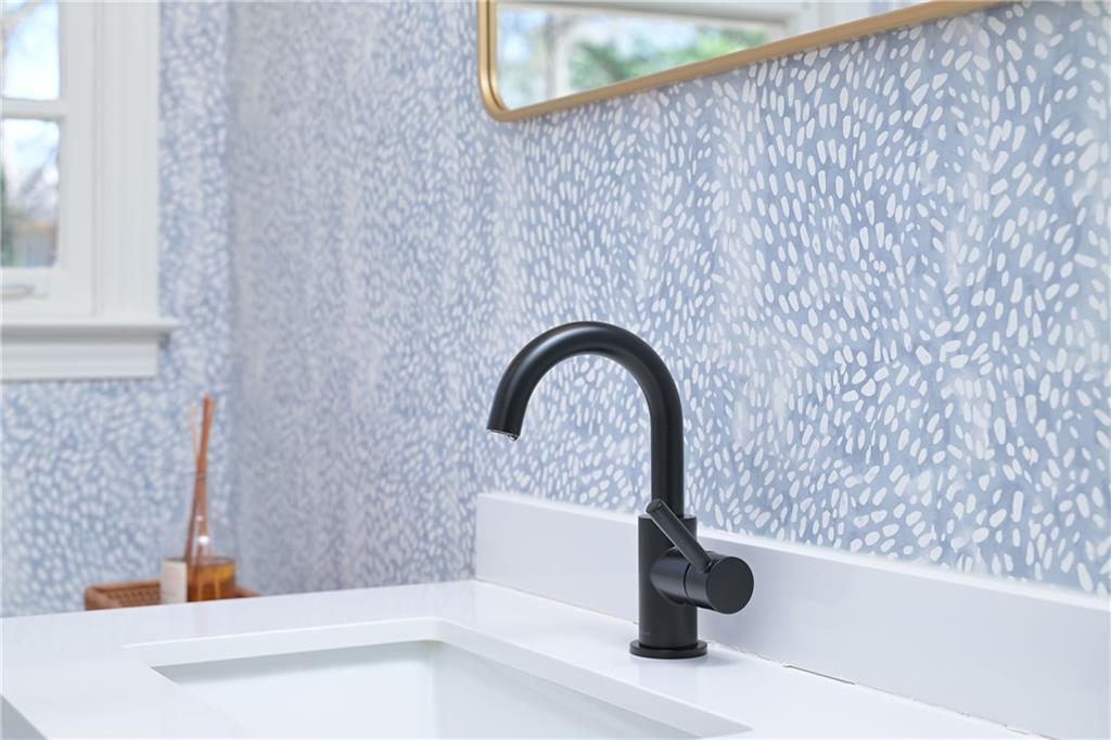 2235 Fairway Circle NE