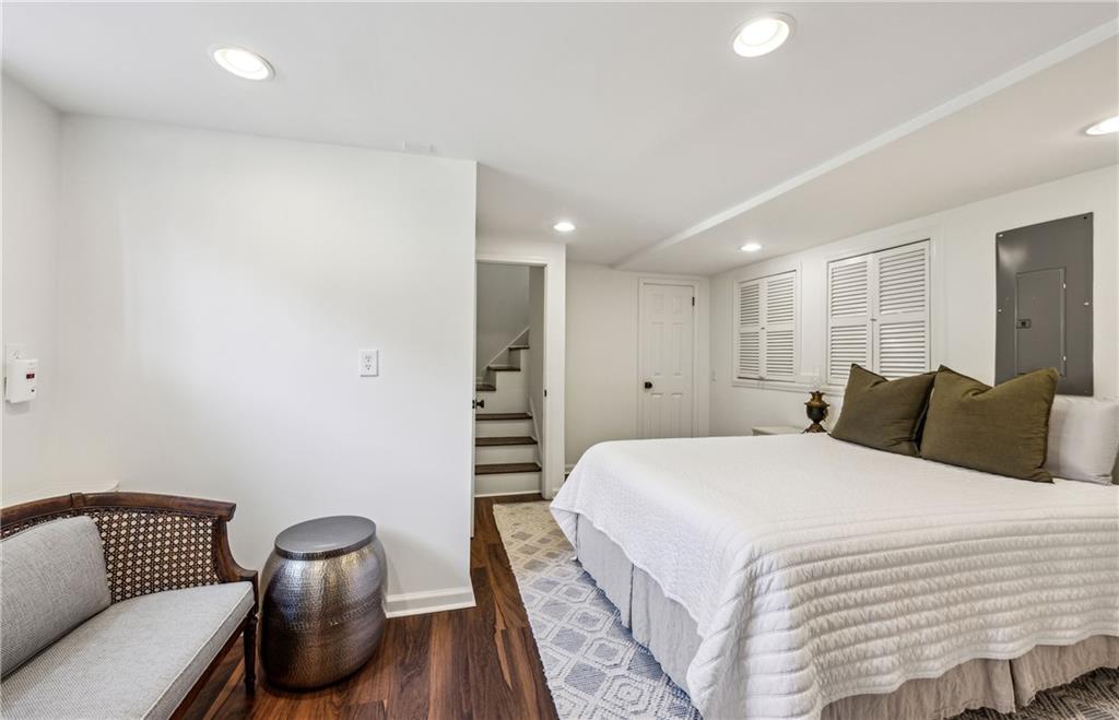 2235 Fairway Circle NE