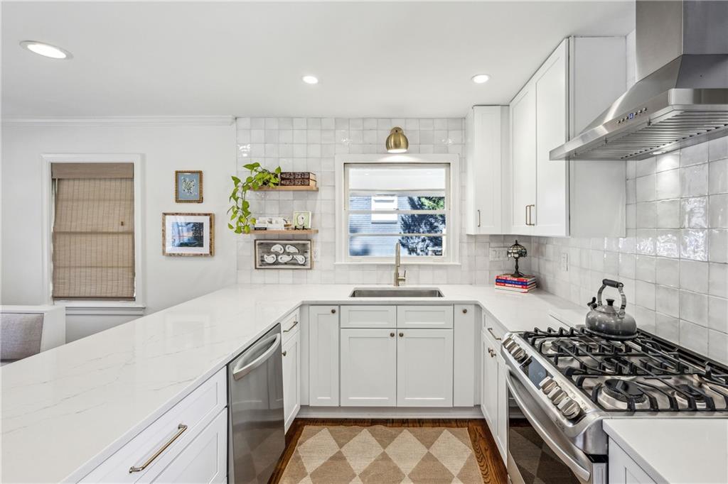 2235 Fairway Circle NE