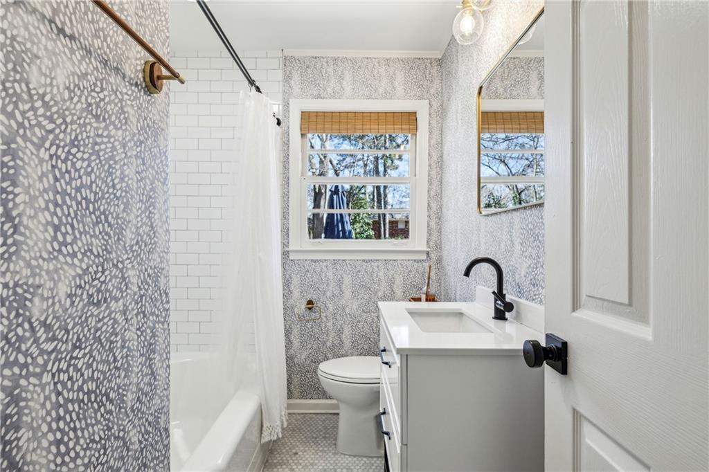 2235 Fairway Circle NE