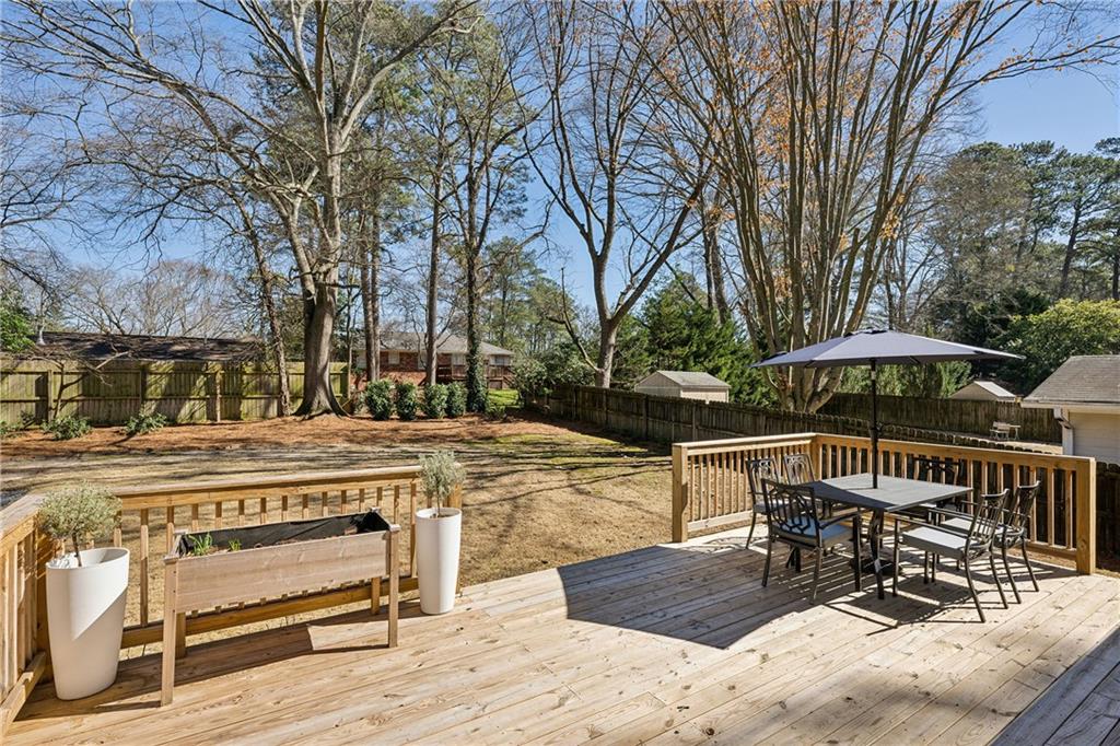 2235 Fairway Circle NE