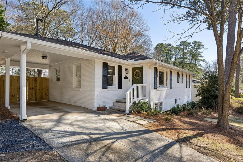 2235 Fairway Circle NE