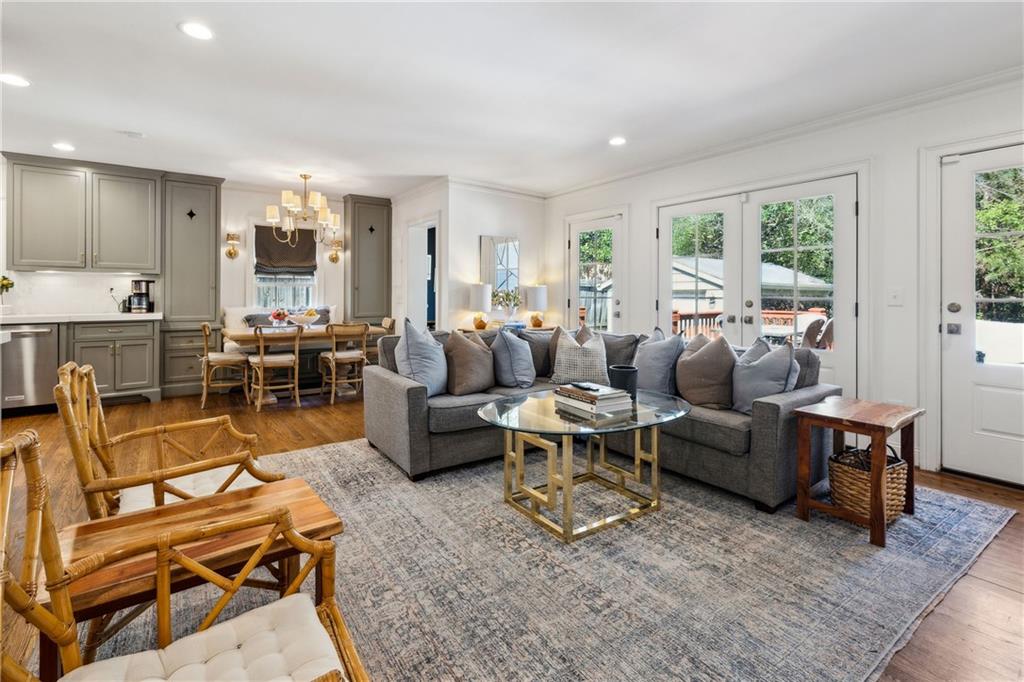 278 Midvale Drive NE