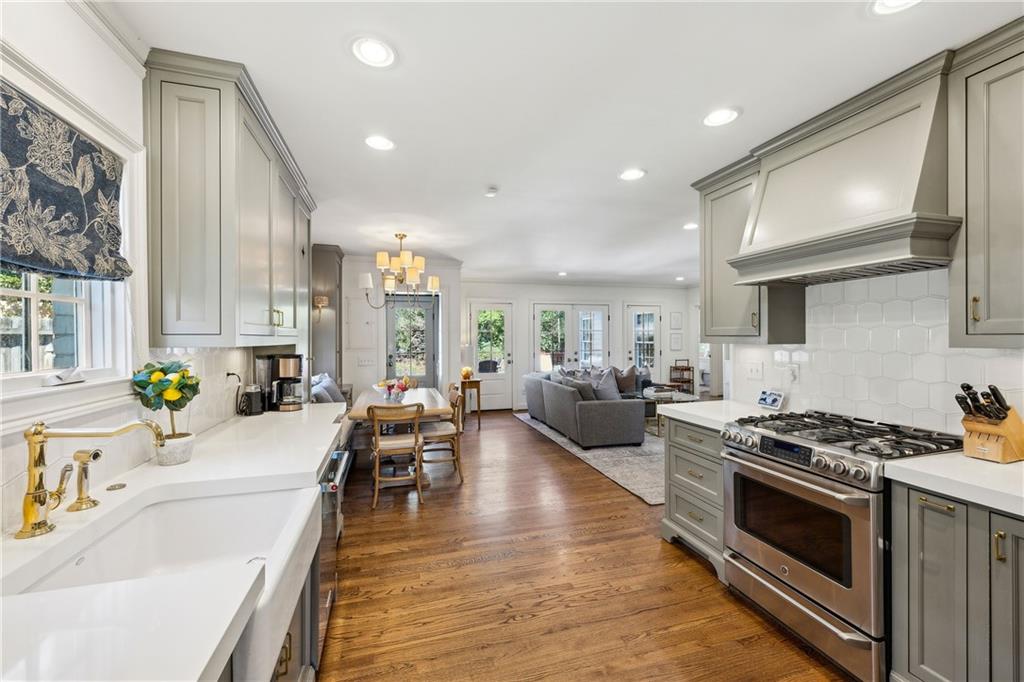 278 Midvale Drive NE