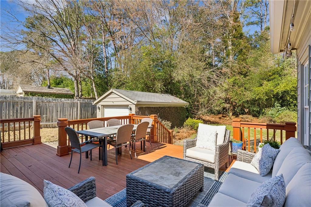 278 Midvale Drive NE