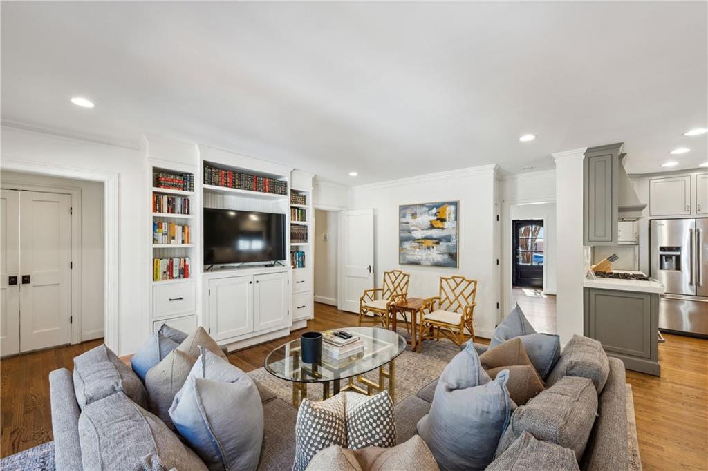 278 Midvale Drive NE