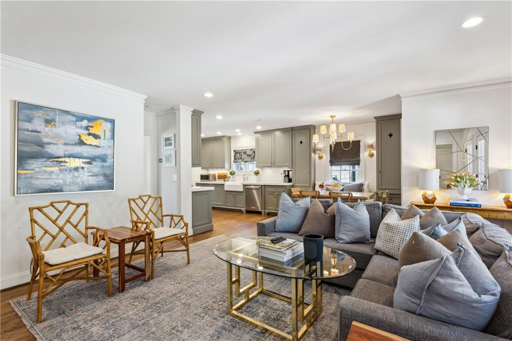 278 Midvale Drive NE