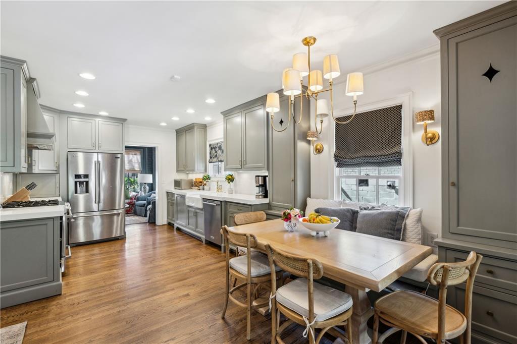 278 Midvale Drive NE