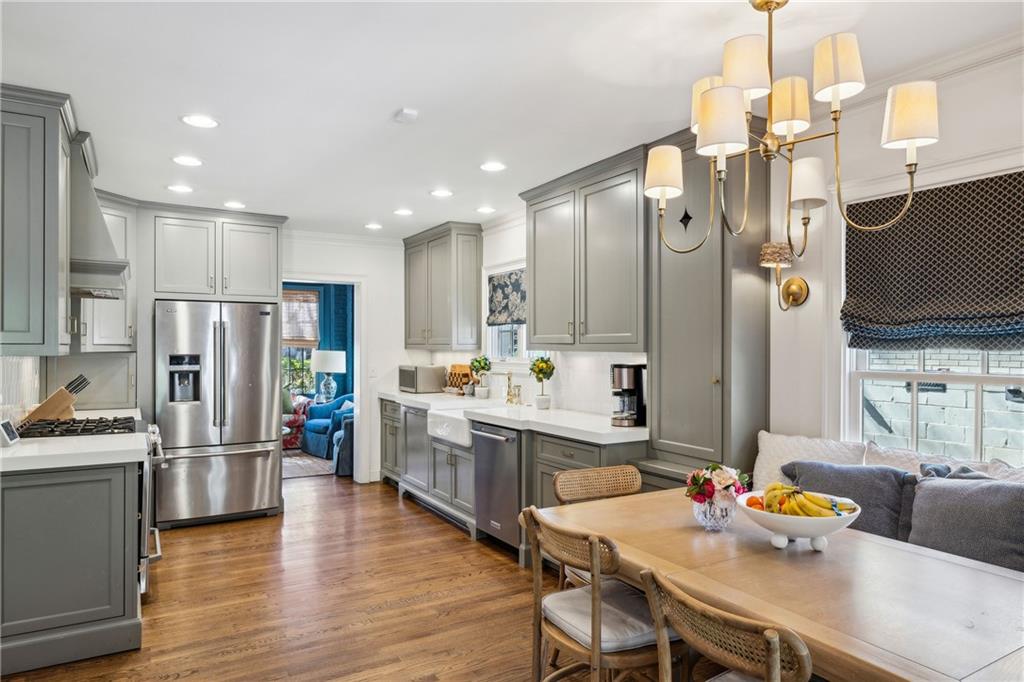 278 Midvale Drive NE