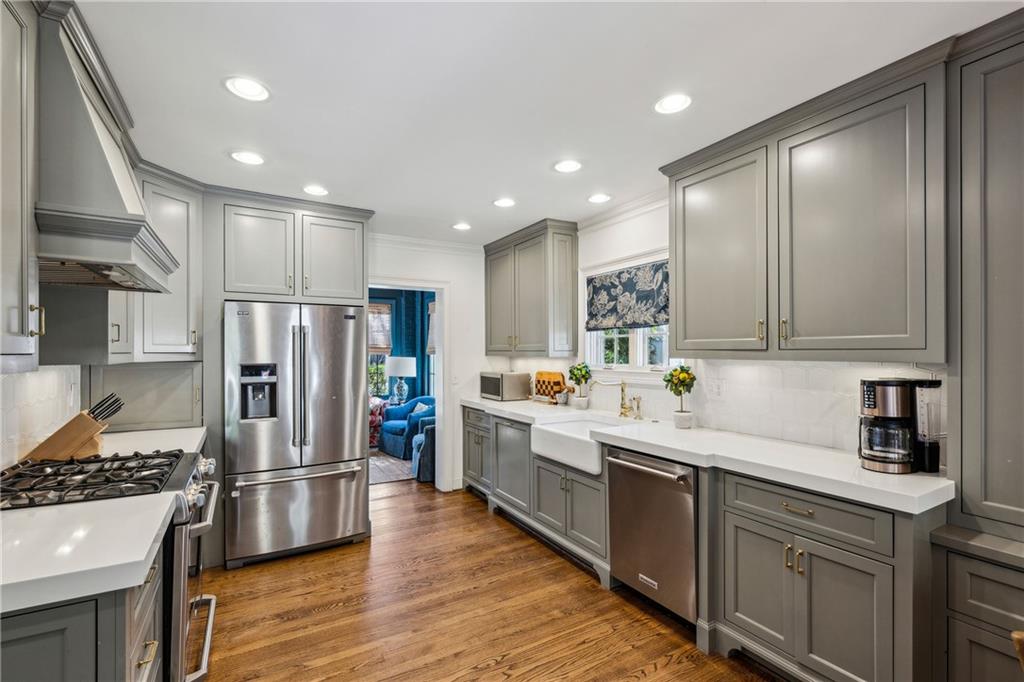 278 Midvale Drive NE