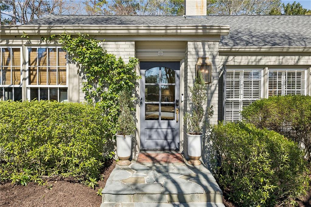 278 Midvale Drive NE