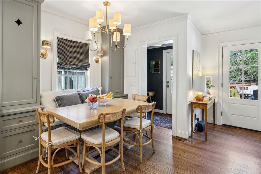 278 Midvale Drive NE