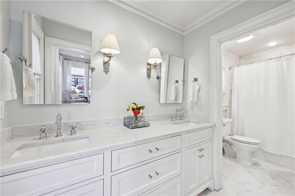 278 Midvale Drive NE