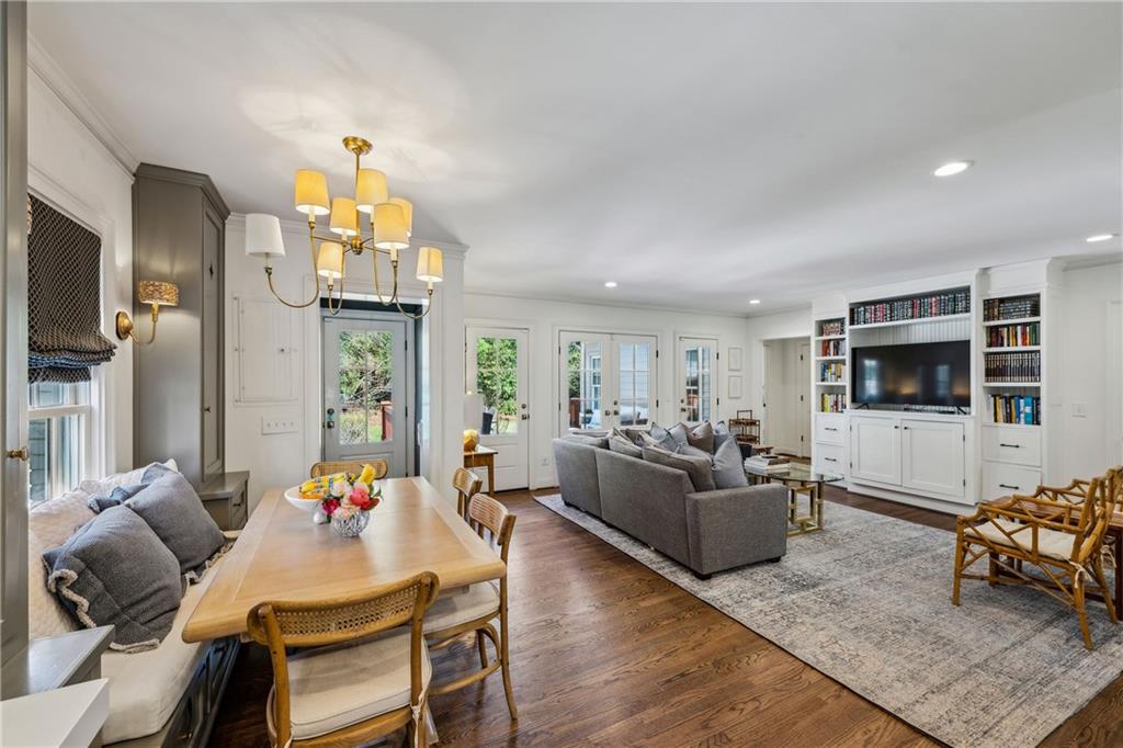 278 Midvale Drive NE