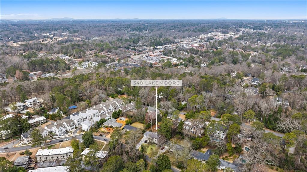 348 Lakemoore Drive NE