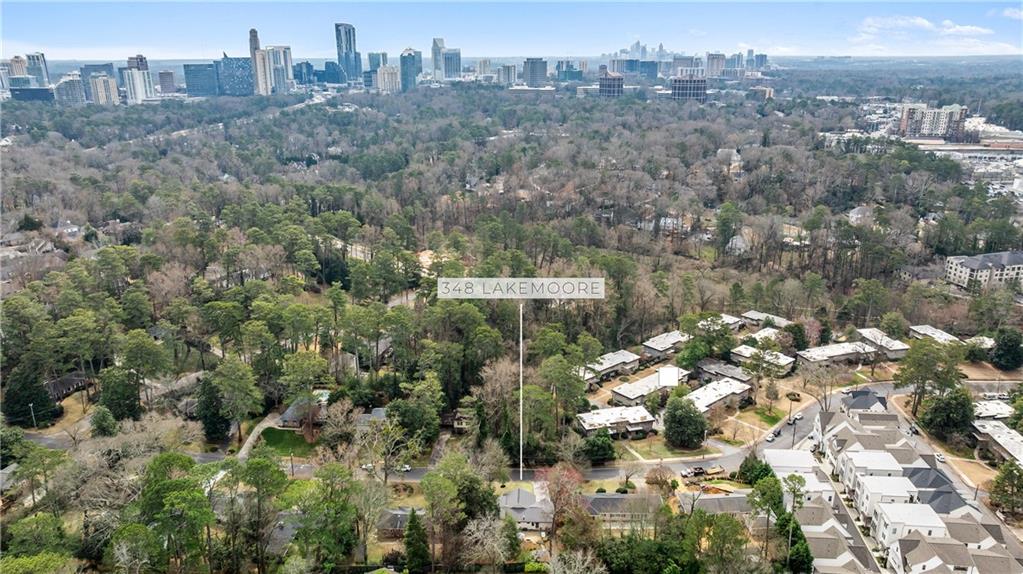 348 Lakemoore Drive NE