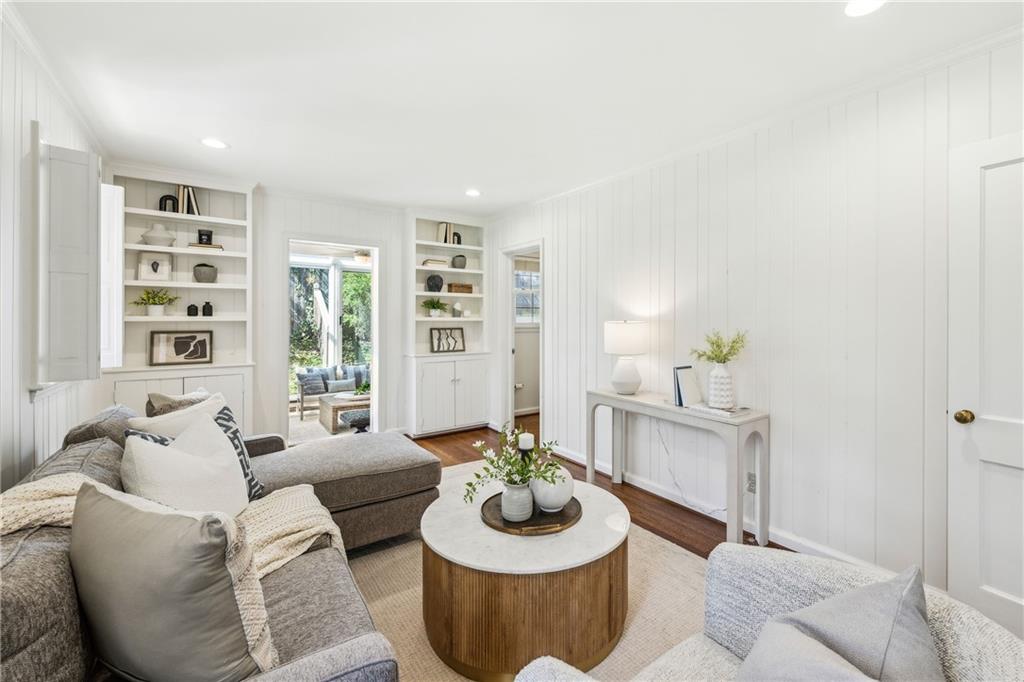 954 Winall Down Road NE